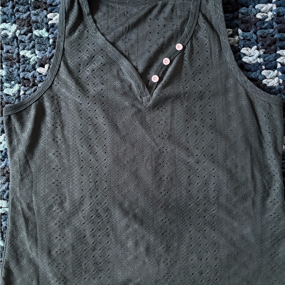 SHEIN Green Sleeveless Buttoned Tank Top